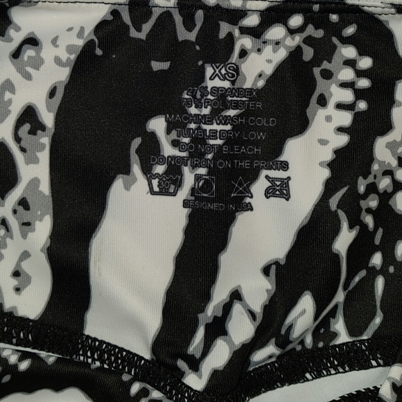 FIGURE SLIM LEGGINGS - Picture 3 of 3